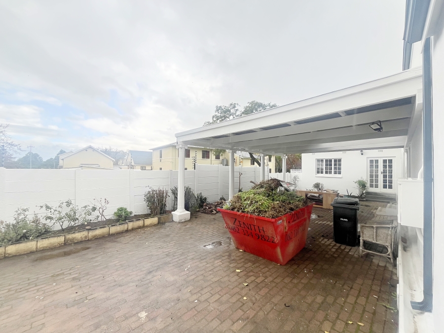 To Let 3 Bedroom Property for Rent in Lemoenkloof Western Cape